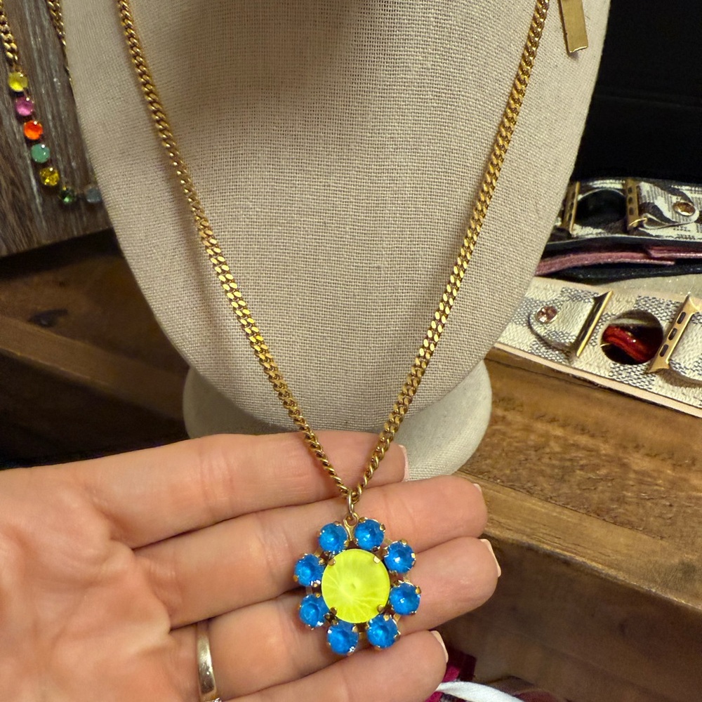 TOVA Authentic Twiggy Carribbean Blue necklace in gold